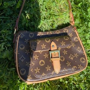 Brown Lany Leather Purse 👜